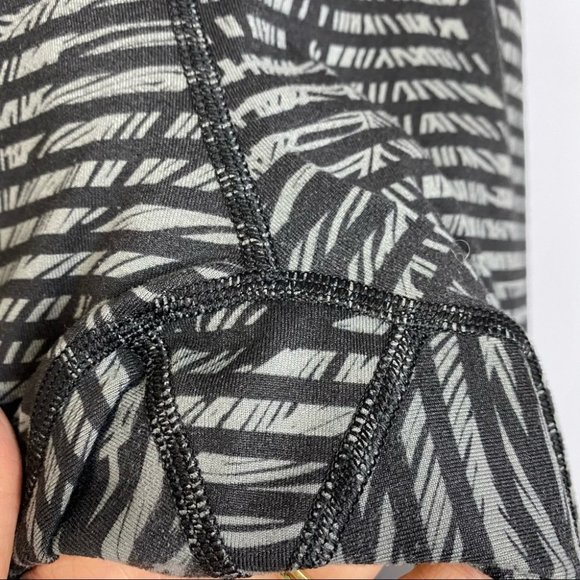 Lululemon Wunder Under Feather Print Crop Leggings - Picture 9 of 9